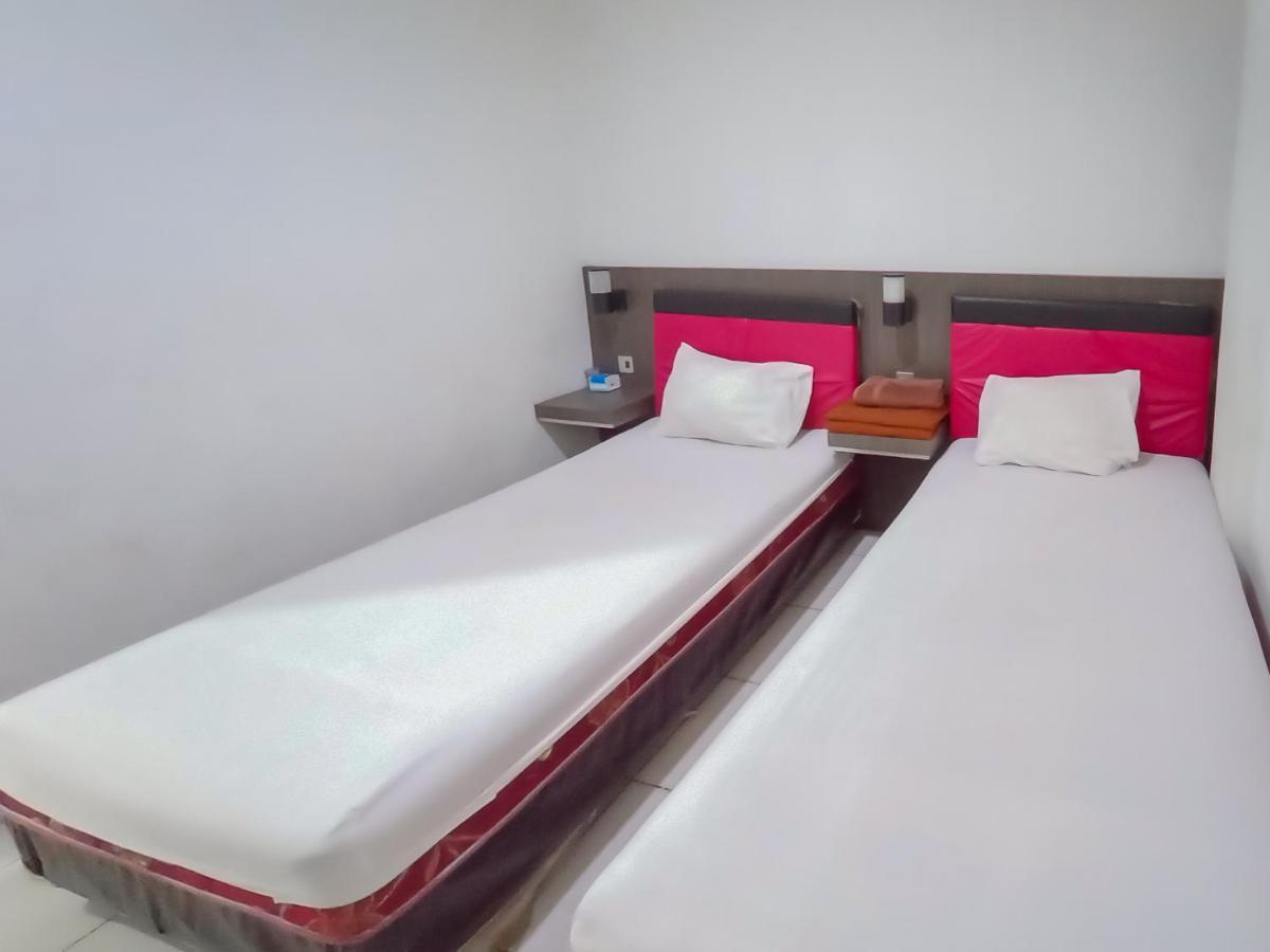 Reddoorz Syariah Near Q-Mall Banjarbaru Martapura  Eksteriør billede